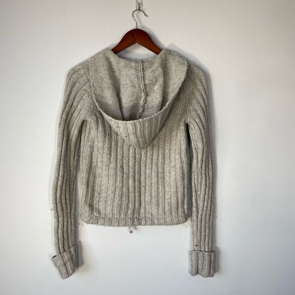 Guess Y2K Hooded Sweater Sz Medium (fits small) - Picture 4 of 6